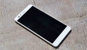 Illustration for article titled The Best Cheap Smartphone For Every Off-Contract Need